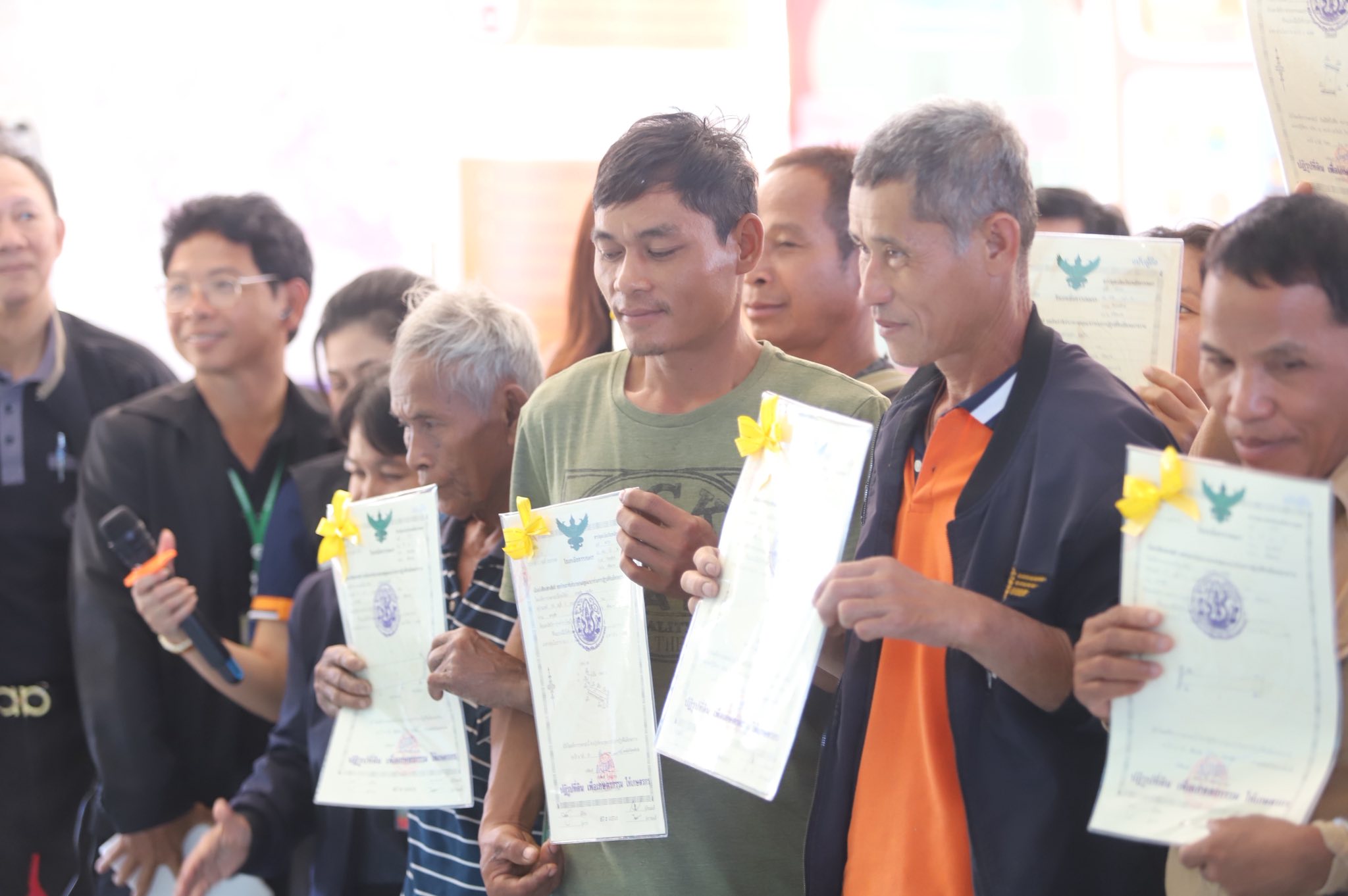 title - “ส.ป.ก. ไม่ทิ้งใครไว้ข้างหลัง” เลขาฯ สั่งลุย ศูนย์เคลื่อนที่ เร่งช่วยเกษตรกรในเขตปฏิรูปที่ดินในพื้นที่เสี่ยงภัย